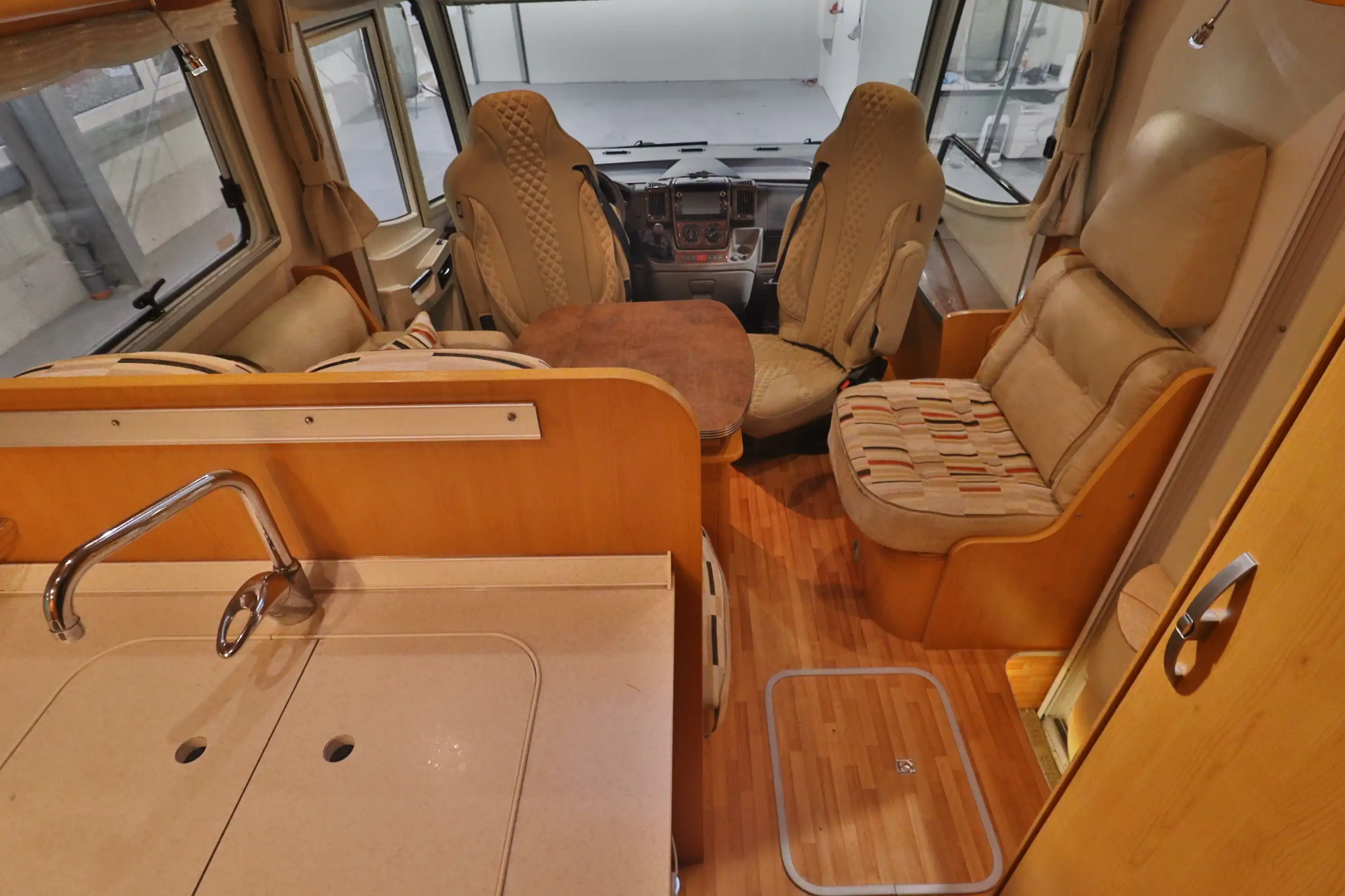 FRANKIA I 680 BK Holiday Class